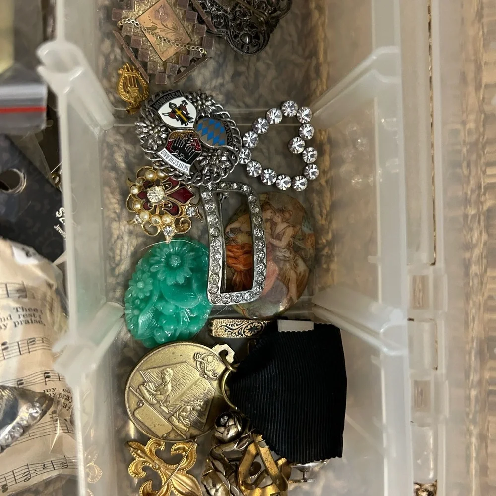 HUGE LOT vintage keys brooches watch parts belt buckles for crafts art jewelry